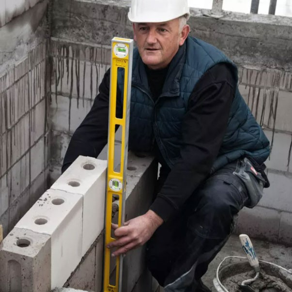 A Stabila 40cm spirit level with an extruded aluminium body and accurate vials, for checking horizontal and vertical alignment.