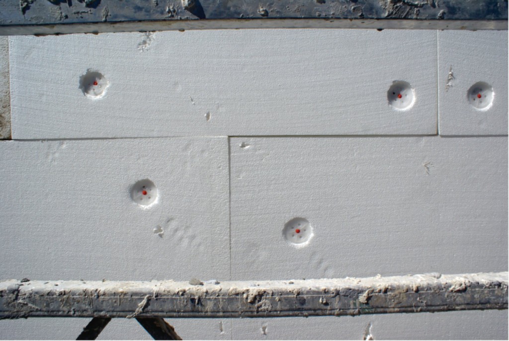 A plastic wire nail with a flat head and a smooth shank, for general-purpose timber fastening.
