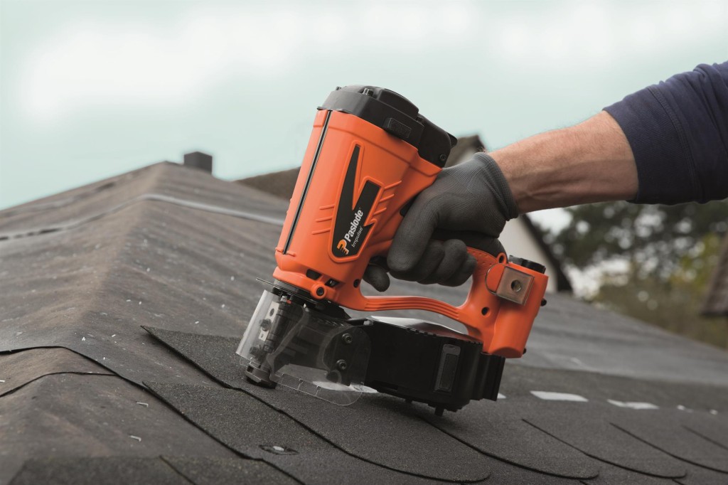A steel wire nail with a flat head and a smooth shank, for general-purpose timber fastening.