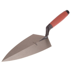 A trowel with a polished steel blade and an ergonomic handle, for applying and finishing mortar, plaster, and adhesive.