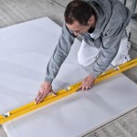 A Stabila 100cm spirit level with an extruded aluminium body and accurate vials, for checking horizontal and vertical alignment.