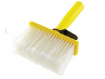 A large masonry brush with stiff synthetic bristles and a comfortable handle, for applying stabilisers, sealers, and textured coatings to walls.
