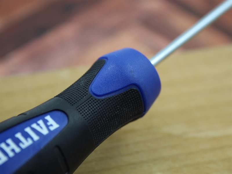 A steel wire nail with a flat head and a smooth shank, for general-purpose timber fastening.