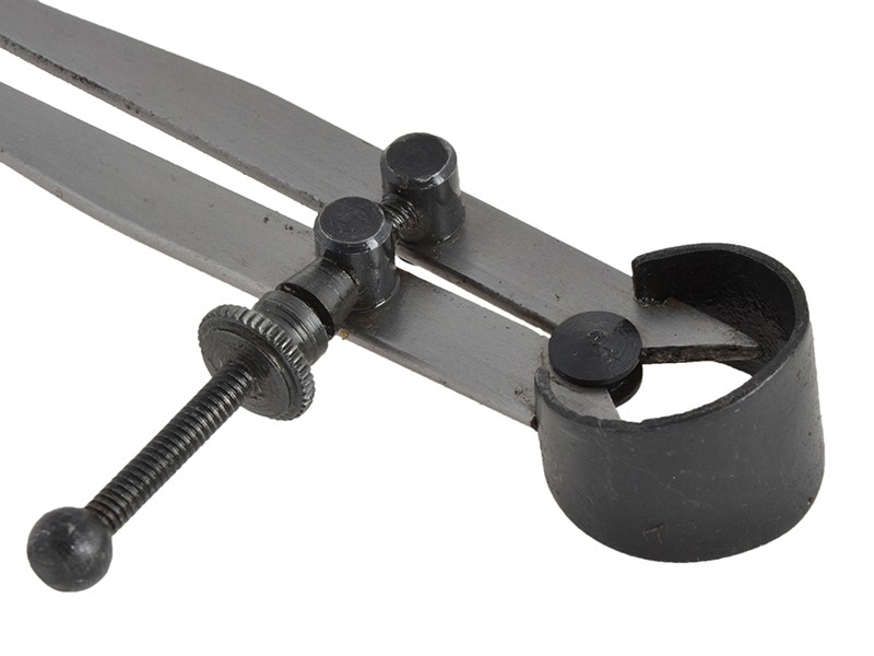 A Faithfull hand tool with a metal working end and an ergonomic handle, designed for general construction and maintenance tasks.
