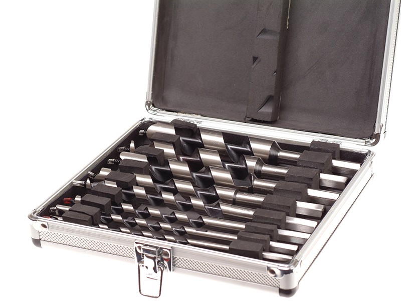 A set of 8 Faithfull screwdrivers with colour-coded handles covering a range of flathead and Phillips sizes.,