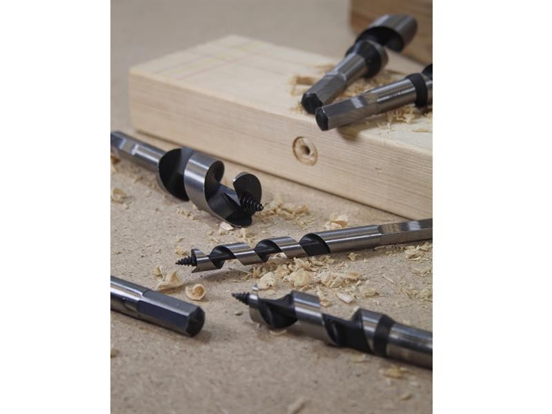 A set of 6 Faithfull screwdrivers with colour-coded handles covering a range of flathead and Phillips sizes.,