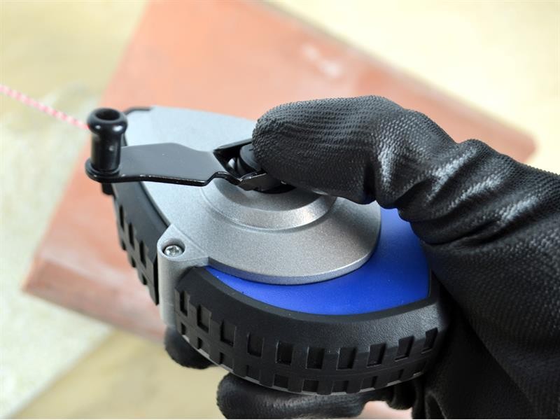 A marking tool with a hardened scribing tip or pencil lead, used for accurately marking cut lines on timber, metal, and masonry.