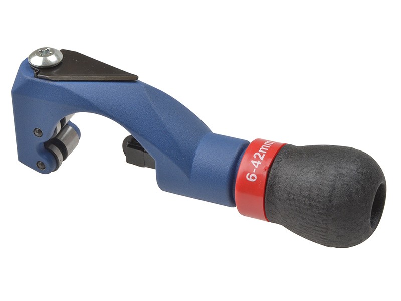 A cutting knife with a steel blade and an ergonomic handle, for general site and workshop use.