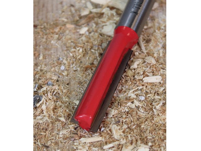 A Faithfull plunge router with a fine depth adjuster and a guide fence, for cutting grooves, rebates, and profiles in timber.