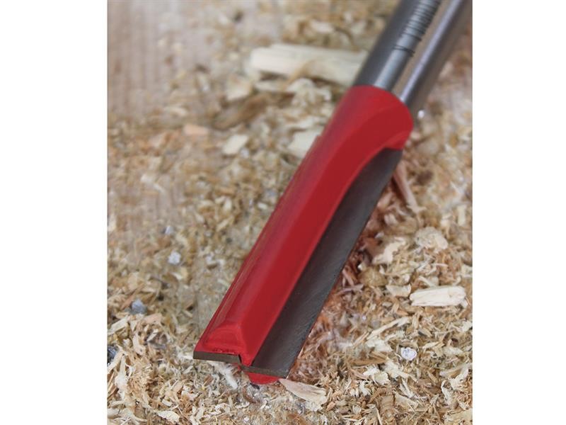 A Faithfull plunge router with a fine depth adjuster and a guide fence, for cutting grooves, rebates, and profiles in timber.