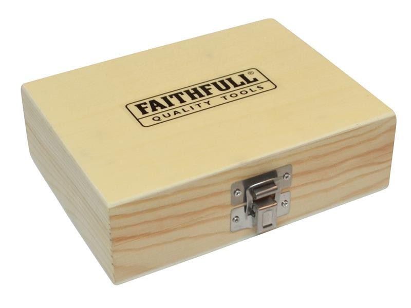 A Faithfull plunge router with a fine depth adjuster and a guide fence, for cutting grooves, rebates, and profiles in timber.