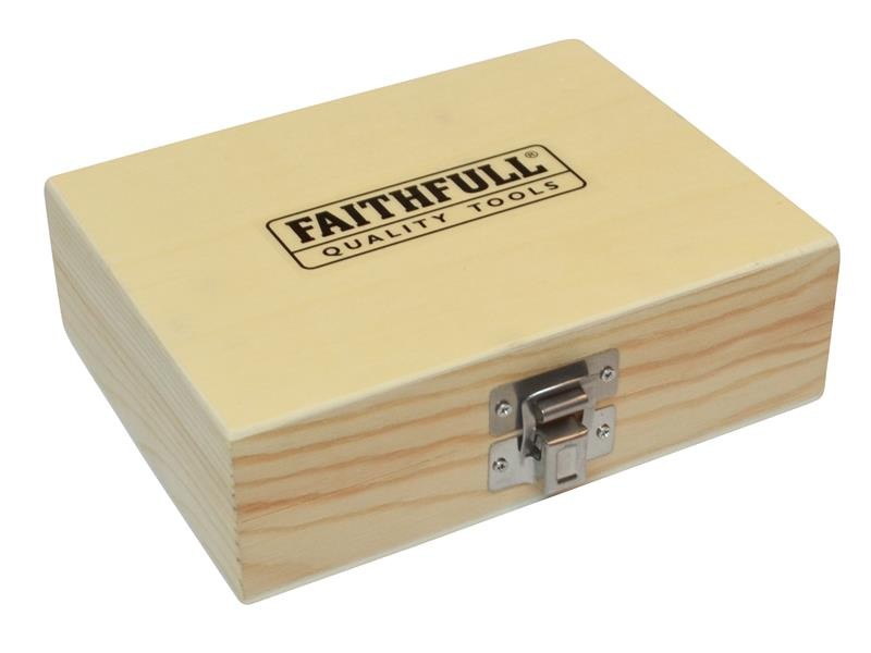 A Faithfull plunge router with a fine depth adjuster and a guide fence, for cutting grooves, rebates, and profiles in timber.