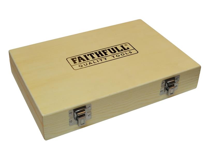 A Faithfull plunge router with a fine depth adjuster and a guide fence, for cutting grooves, rebates, and profiles in timber.