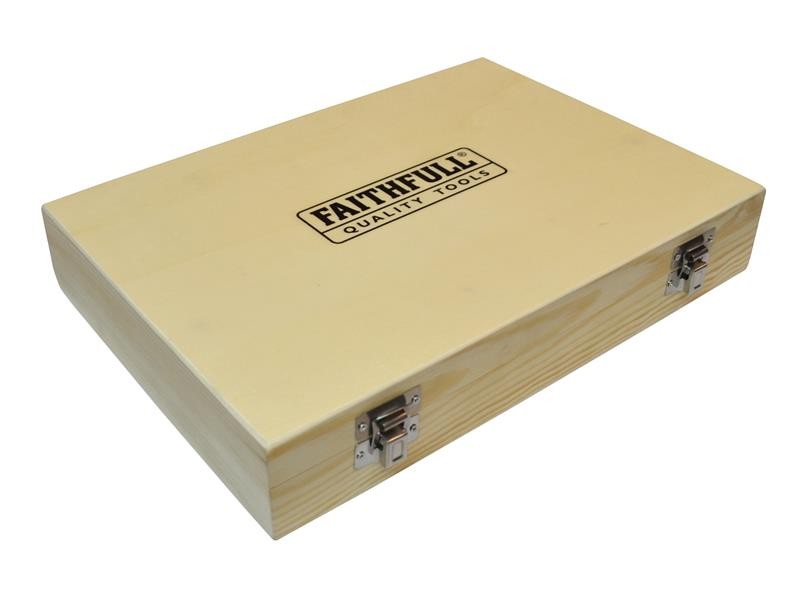 A Faithfull plunge router with a fine depth adjuster and a guide fence, for cutting grooves, rebates, and profiles in timber.
