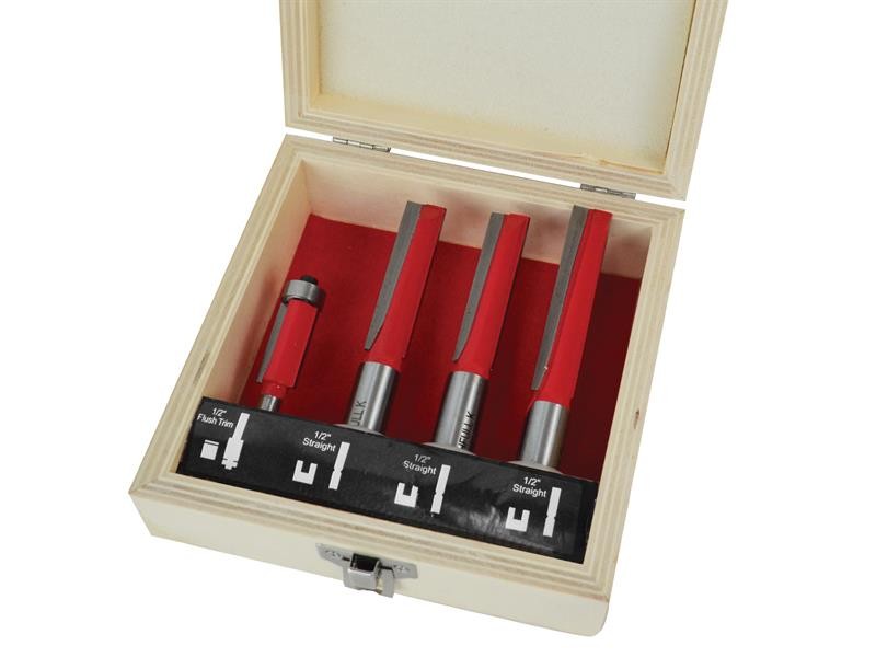 A Faithfull plunge router with a fine depth adjuster and a guide fence, for cutting grooves, rebates, and profiles in timber.