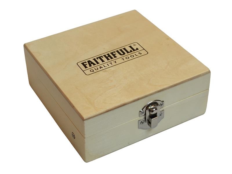 A Faithfull plunge router with a fine depth adjuster and a guide fence, for cutting grooves, rebates, and profiles in timber.