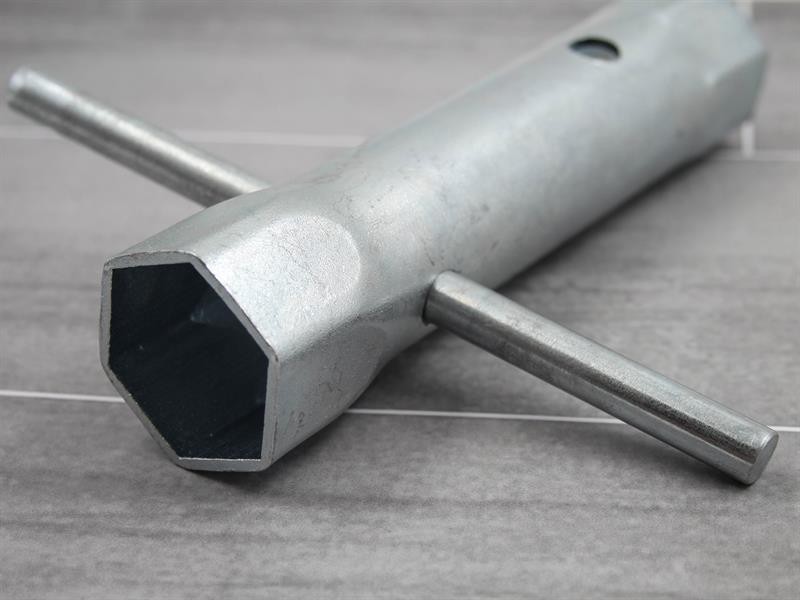 A Faithfull spanner or wrench in chrome vanadium steel, for tightening and loosening nuts and bolts.