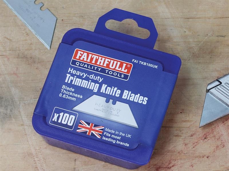 A cutting knife with a steel blade and an ergonomic handle, for general site and workshop use.