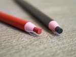 A marking tool with a hardened scribing tip or pencil lead, used for accurately marking cut lines on timber, metal, and masonry.